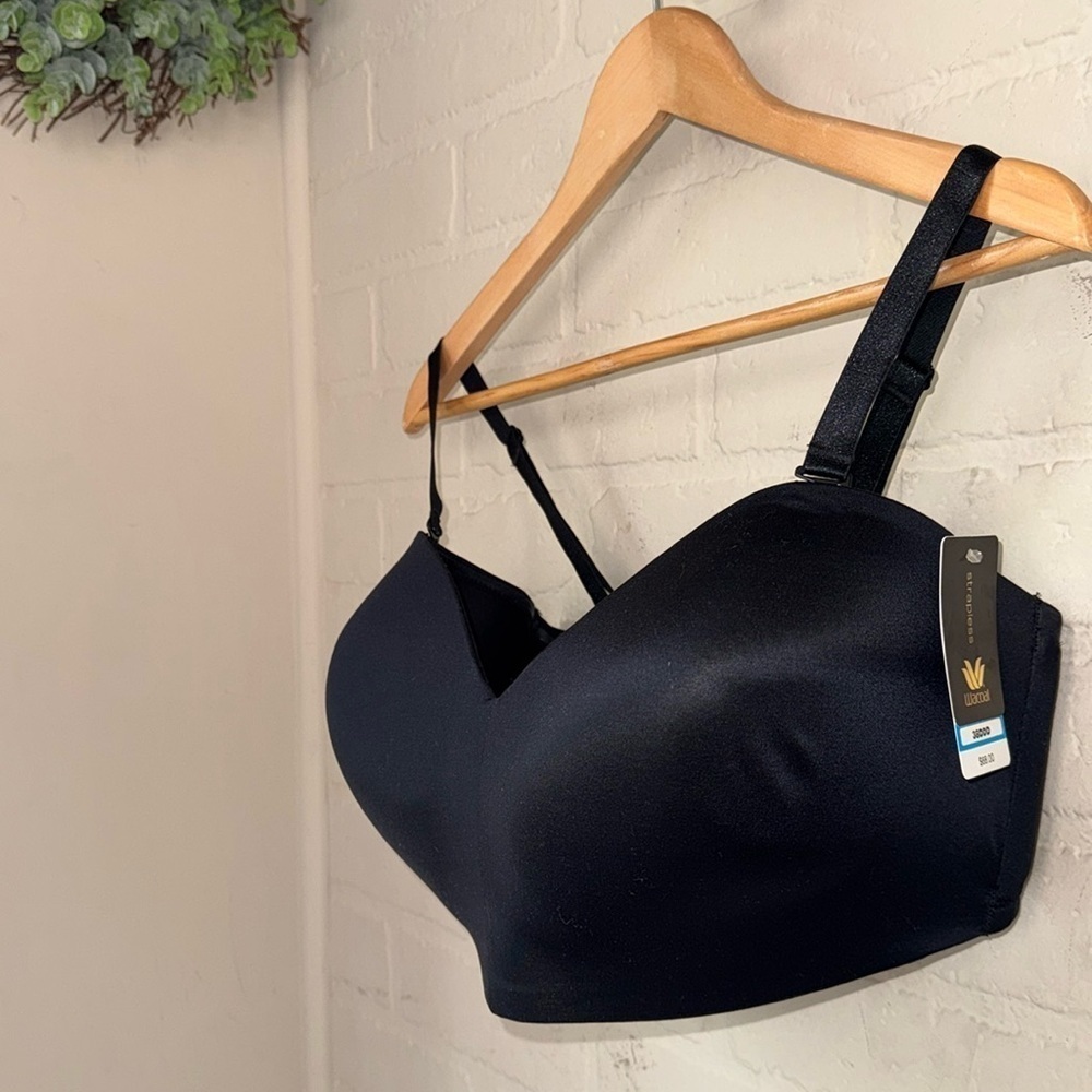Wacoal Black bra Strapless 38DDD NEW has straps no underwire seamless